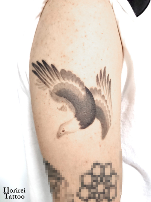 刺青作品　水墨タトゥー 「鷲」
