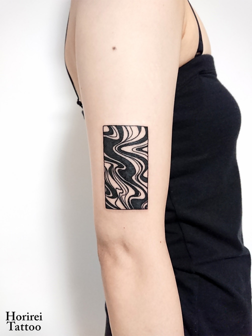 刺青作品　Tattoo 「四角形に模様」